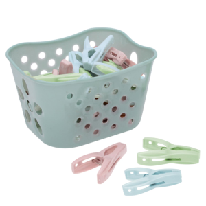 Laundry Pegs in Basket with 30 Pegs